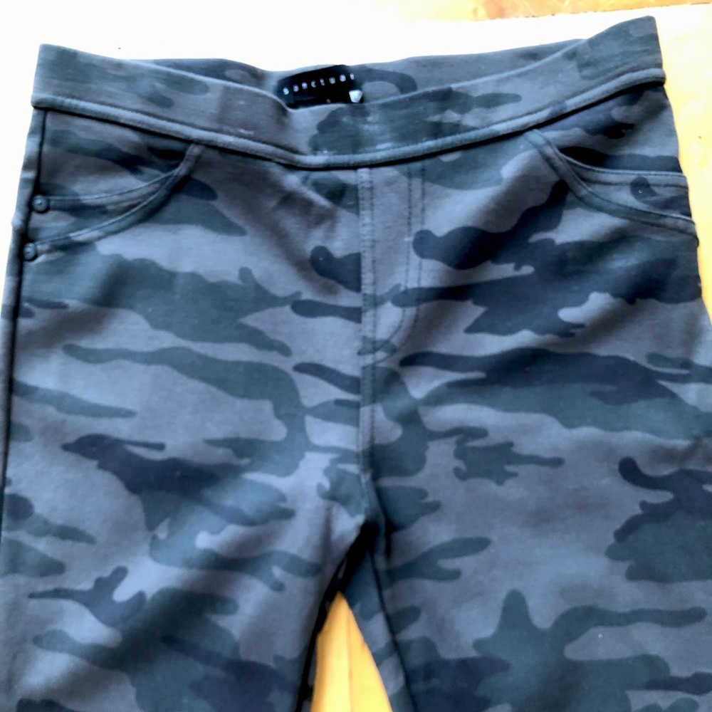 Anthropologie Sanctuary Green Camo Leggings - Size Small